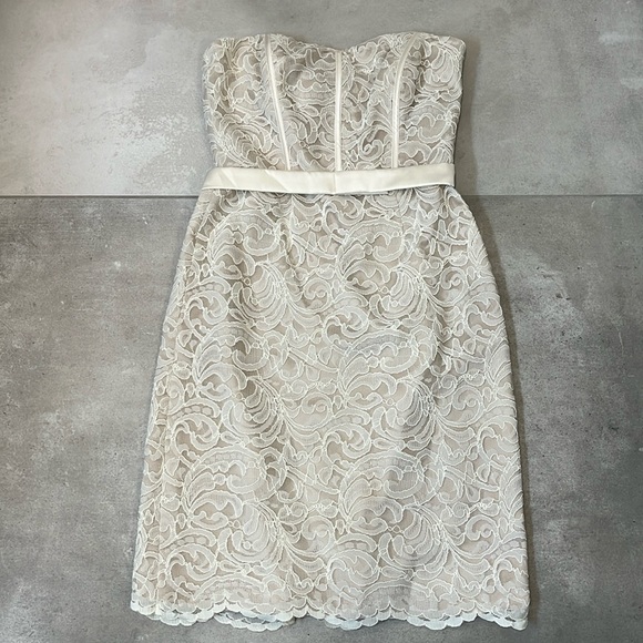 🎉HP🎉Ivory Strapless Sweetheart Lace Dress - Picture 2 of 6